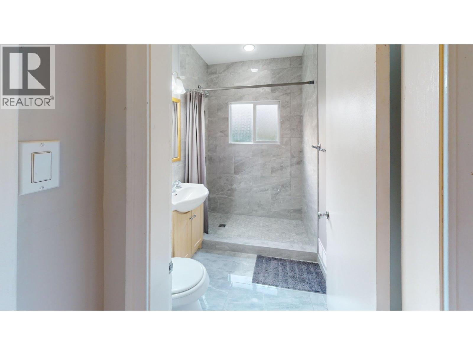 1301 6th Street, Genelle, British Columbia  V0G 1G0 - Photo 17 - 10361000