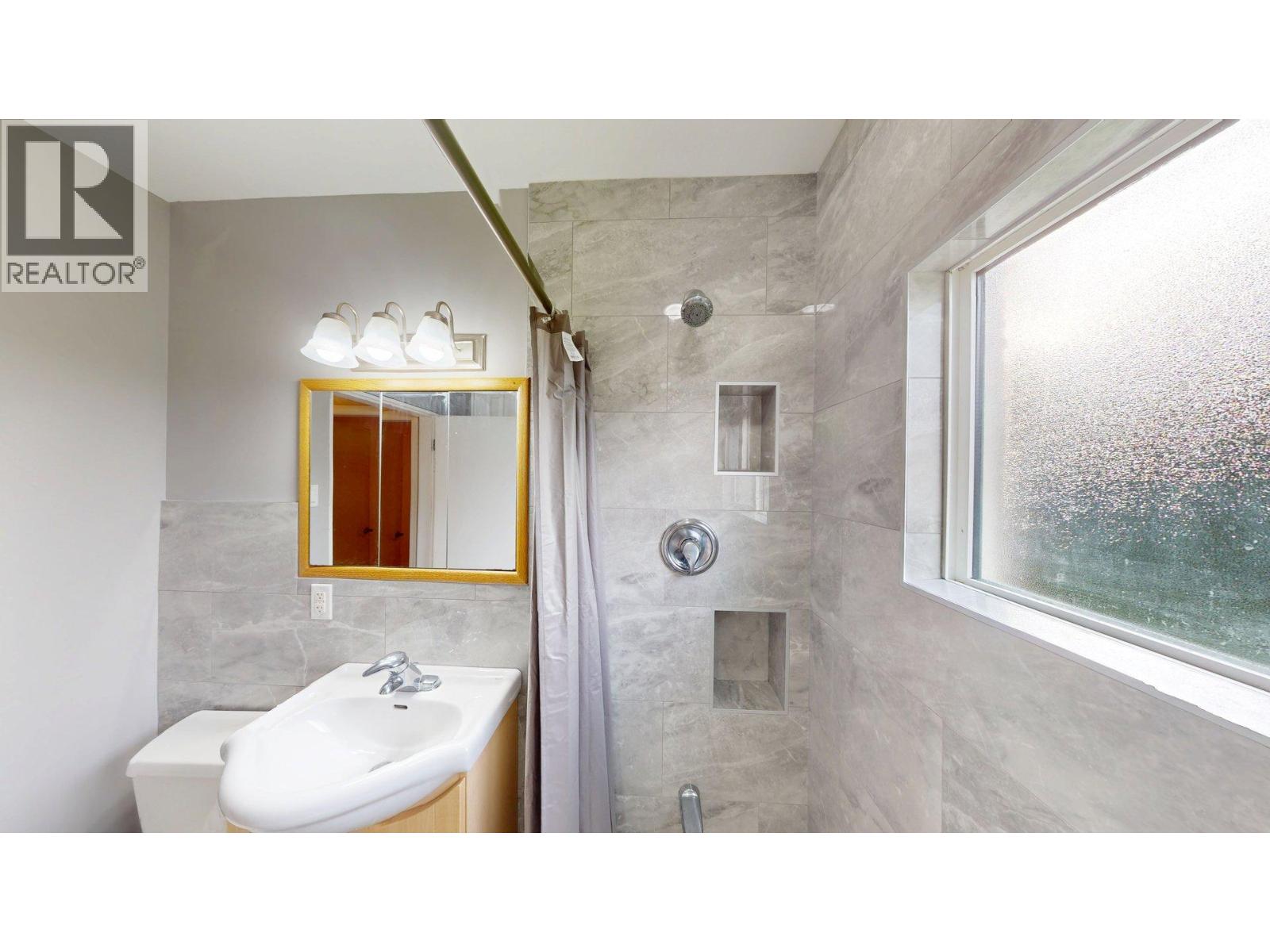 1301 6th Street, Genelle, British Columbia  V0G 1G0 - Photo 18 - 10361000