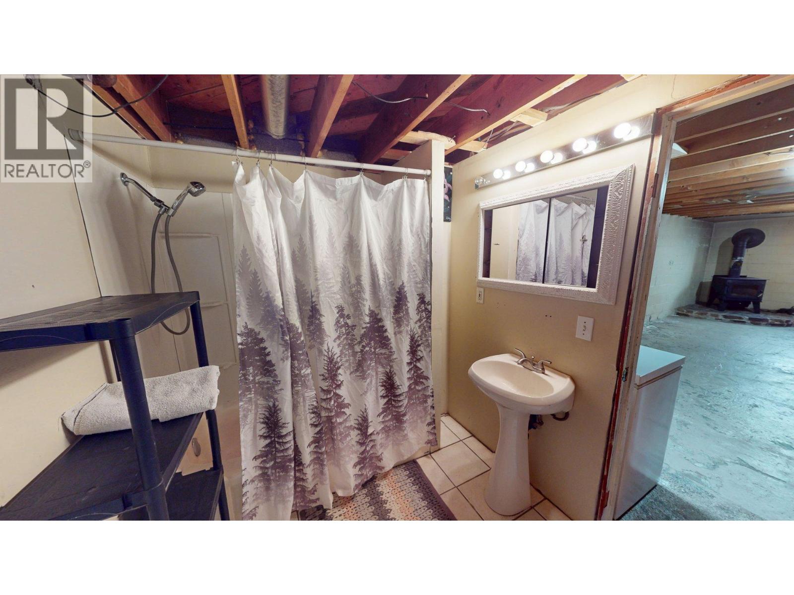 1301 6th Street, Genelle, British Columbia  V0G 1G0 - Photo 31 - 10361000