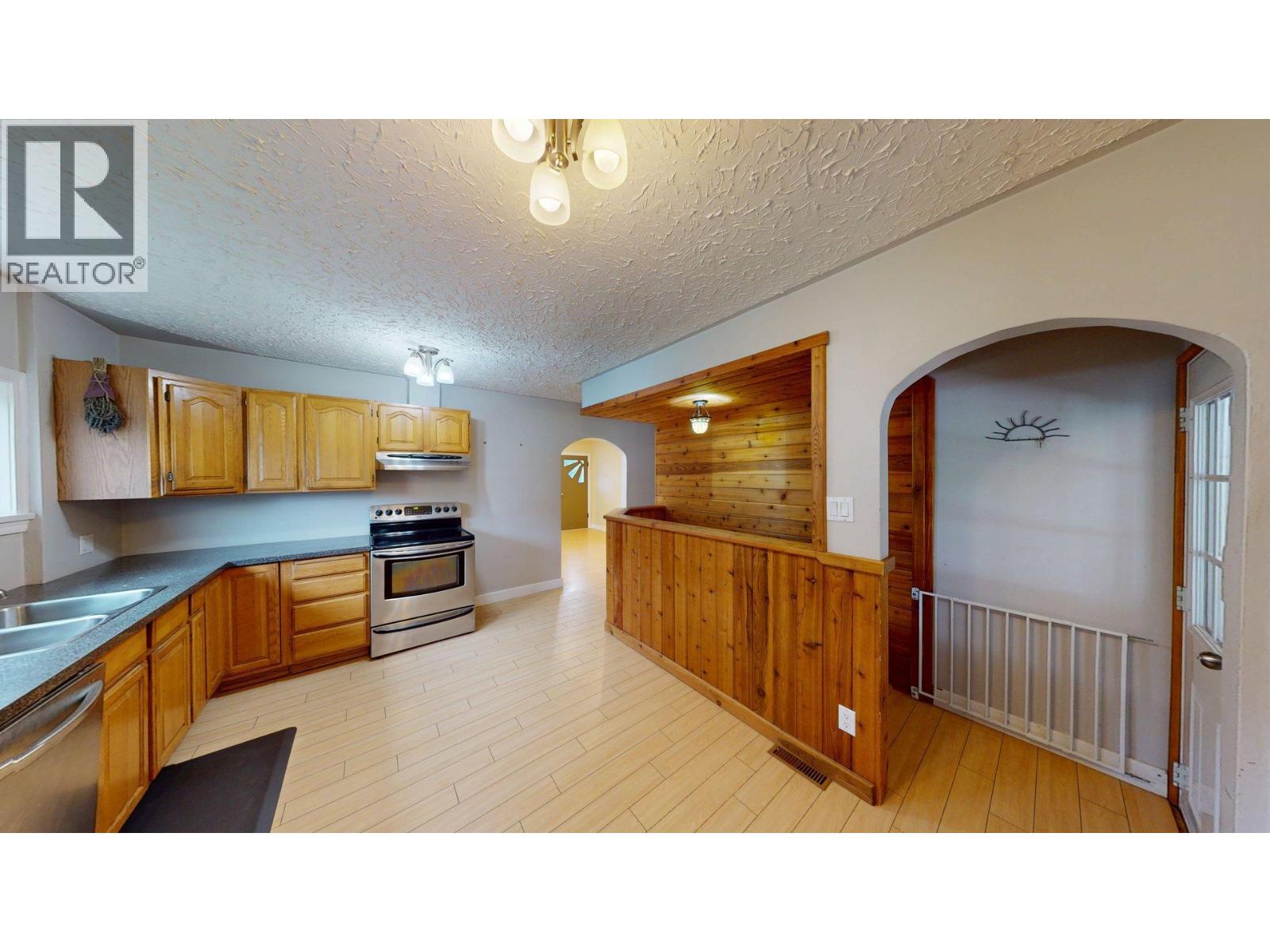 1301 6th Street, Genelle, British Columbia  V0G 1G0 - Photo 9 - 10361000