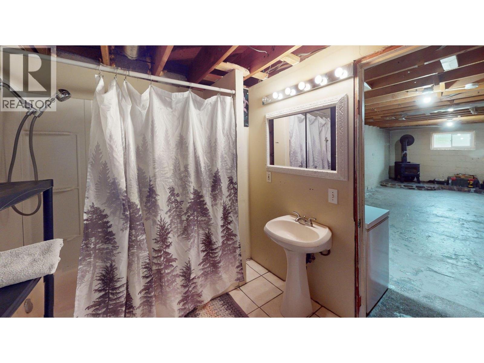 1301 6th Street, Genelle, British Columbia  V0G 1G0 - Photo 30 - 10361000