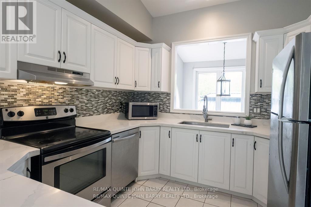 524 Christiani Road, Quinte West, Ontario  K8V 5P4 - Photo 10 - X12380987