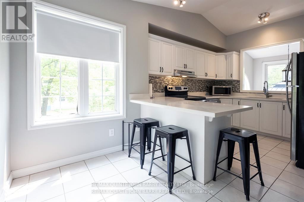 524 Christiani Road, Quinte West, Ontario  K8V 5P4 - Photo 8 - X12380987