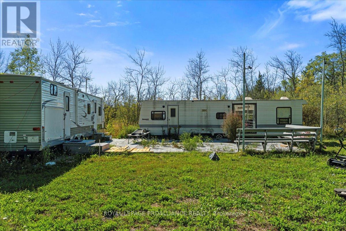 467 Lighthall Road, Prince Edward County, Ontario  K0K 2P0 - Photo 10 - X12380989