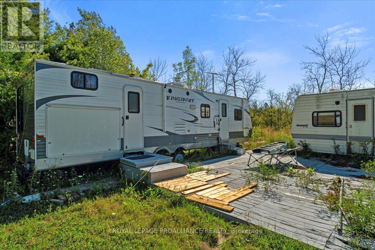 467 Lighthall Road, Prince Edward County, Ontario  K0K 2P0 - Photo 11 - X12380989