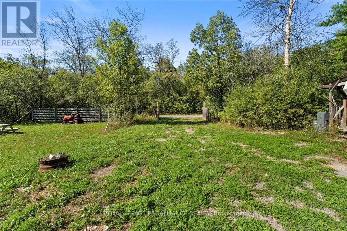 467 Lighthall Road, Prince Edward County, Ontario  K0K 2P0 - Photo 15 - X12380989