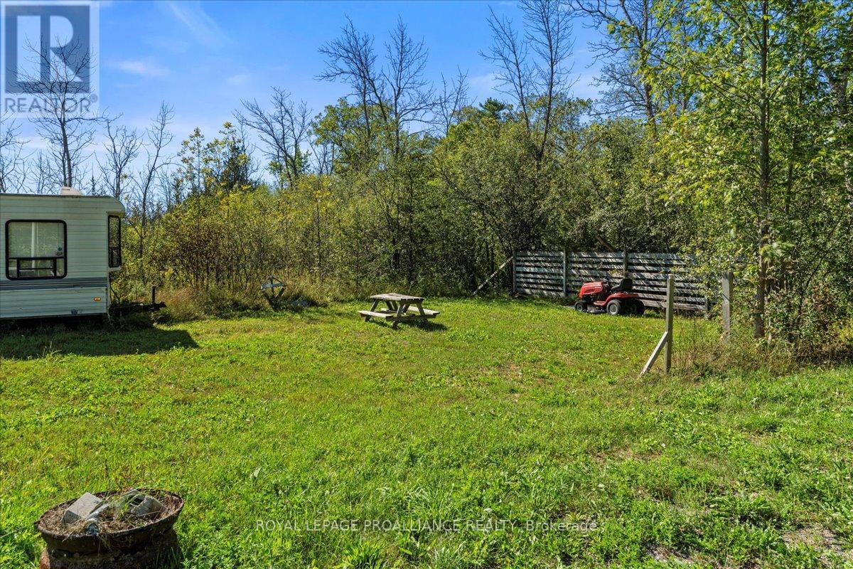 467 Lighthall Road, Prince Edward County, Ontario  K0K 2P0 - Photo 16 - X12380989