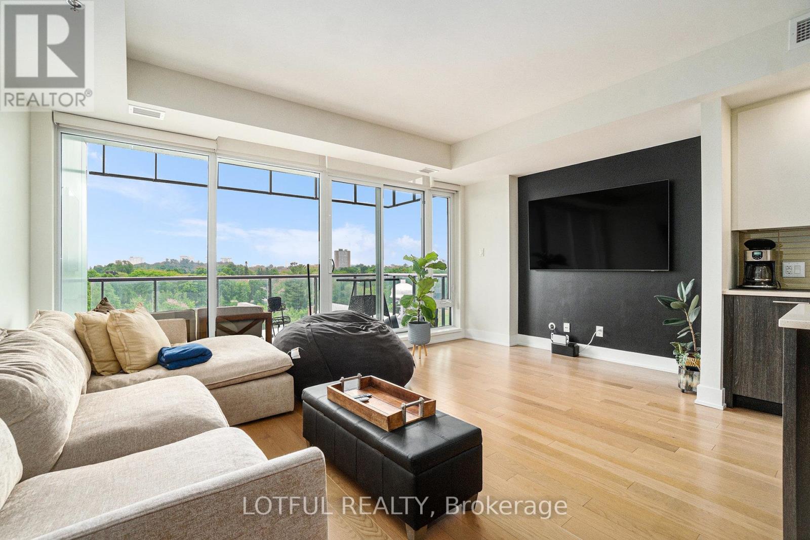 701 - 98 Richmond Road, Ottawa, Ontario  K1Z 0B2 - Photo 4 - X12381079
