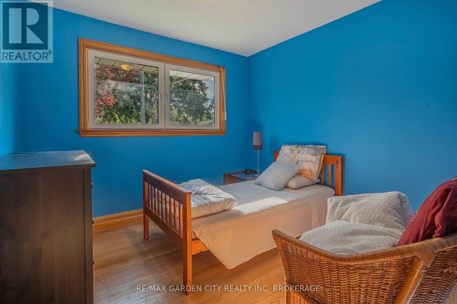 14 Edinburgh Drive, St. Catharines, Ontario  L2M 3H1 - Photo 11 - X12381012