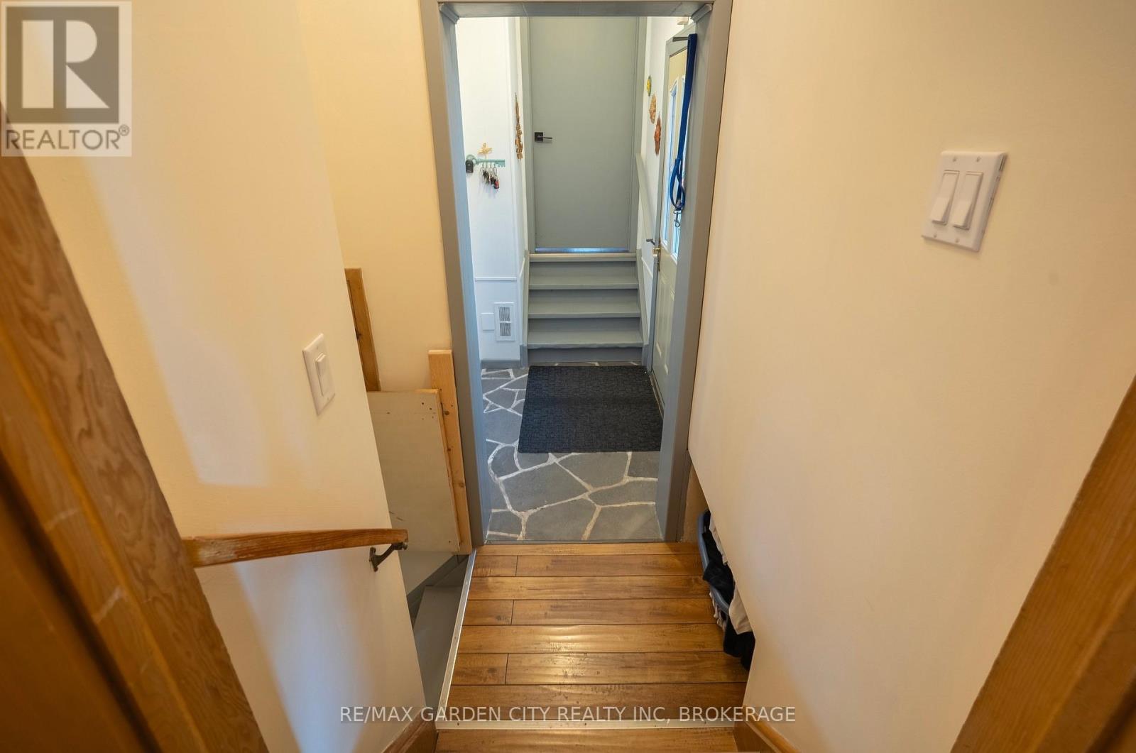 14 Edinburgh Drive, St. Catharines, Ontario  L2M 3H1 - Photo 13 - X12381012