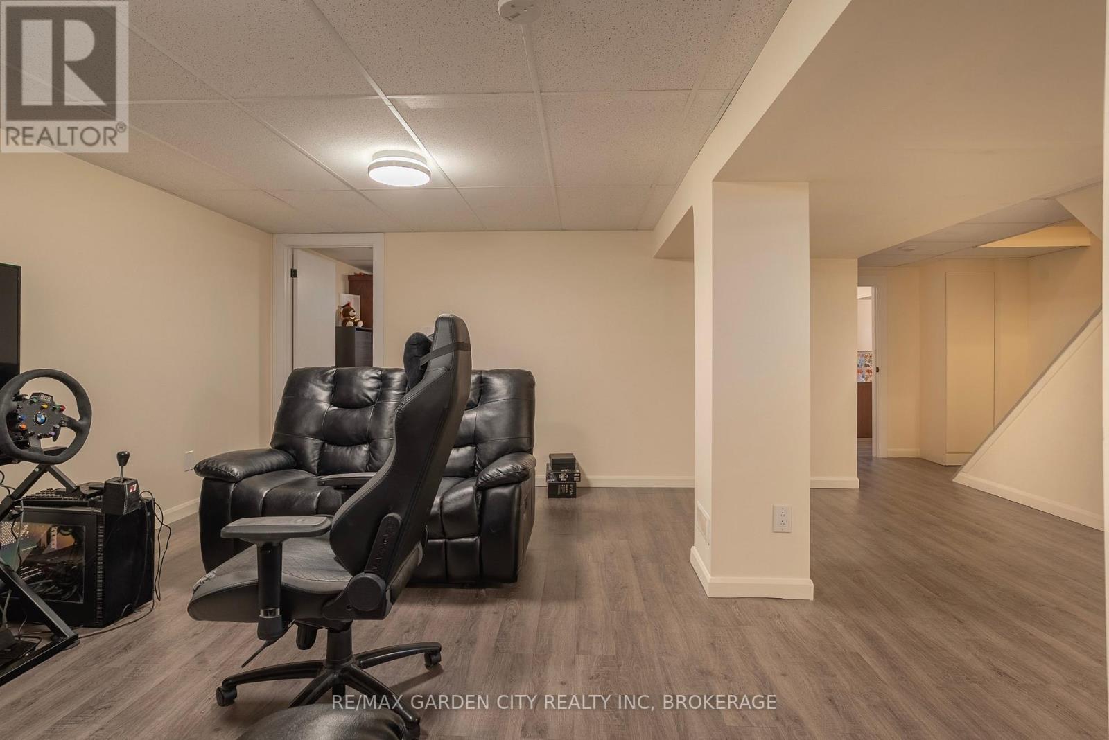 14 Edinburgh Drive, St. Catharines, Ontario  L2M 3H1 - Photo 16 - X12381012