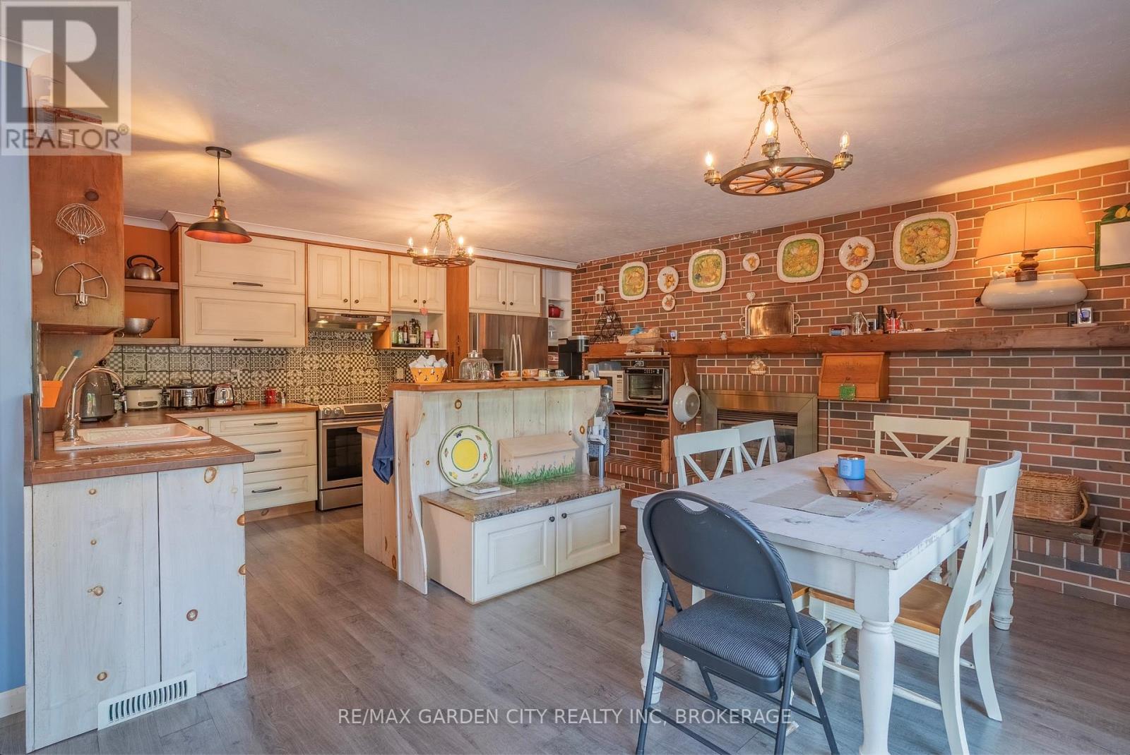 14 Edinburgh Drive, St. Catharines, Ontario  L2M 3H1 - Photo 21 - X12381012