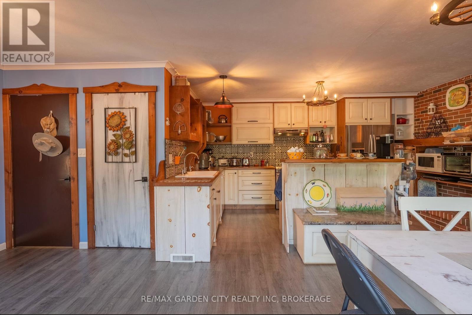 14 Edinburgh Drive, St. Catharines, Ontario  L2M 3H1 - Photo 23 - X12381012