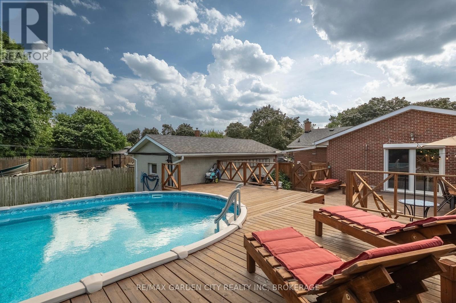 14 Edinburgh Drive, St. Catharines, Ontario  L2M 3H1 - Photo 31 - X12381012