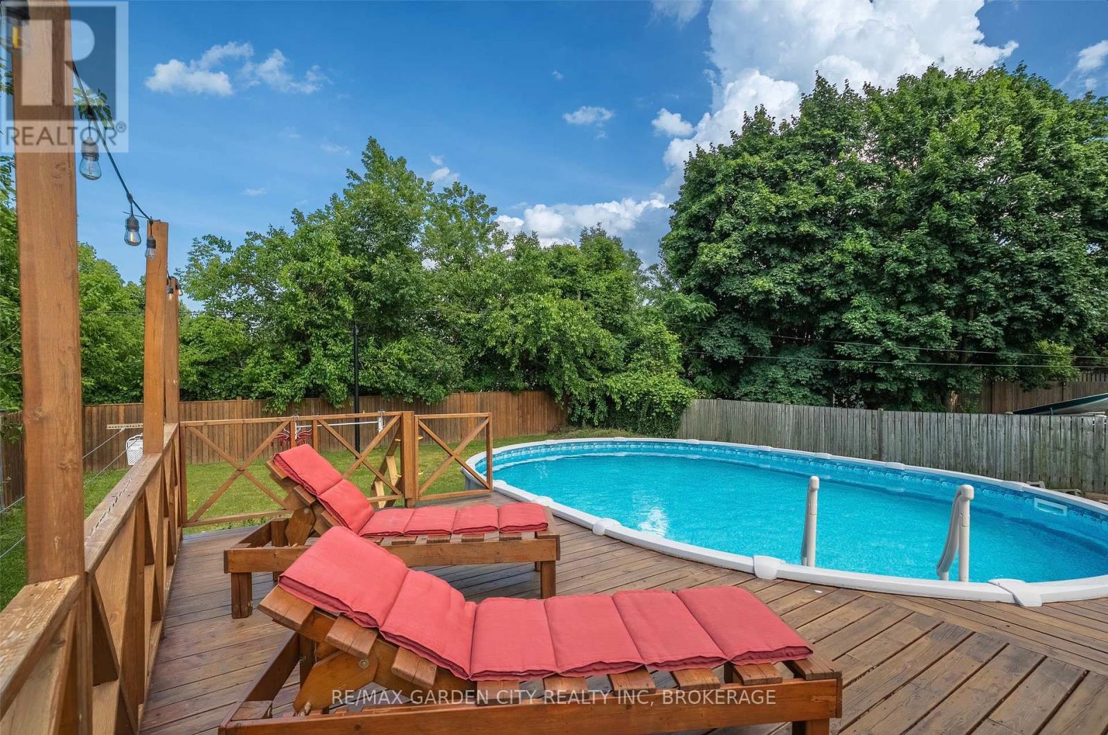 14 Edinburgh Drive, St. Catharines, Ontario  L2M 3H1 - Photo 33 - X12381012