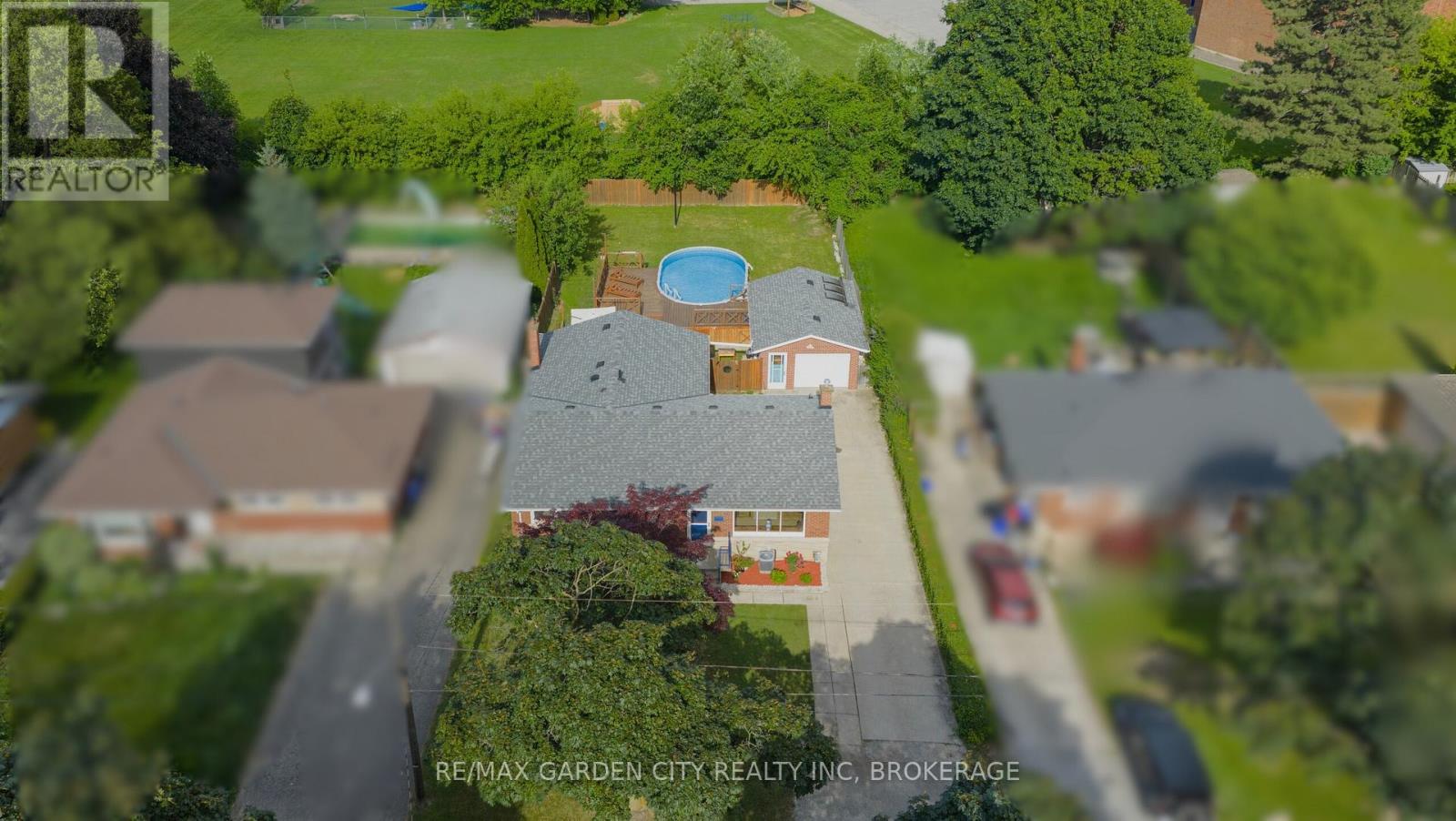 14 Edinburgh Drive, St. Catharines, Ontario  L2M 3H1 - Photo 4 - X12381012