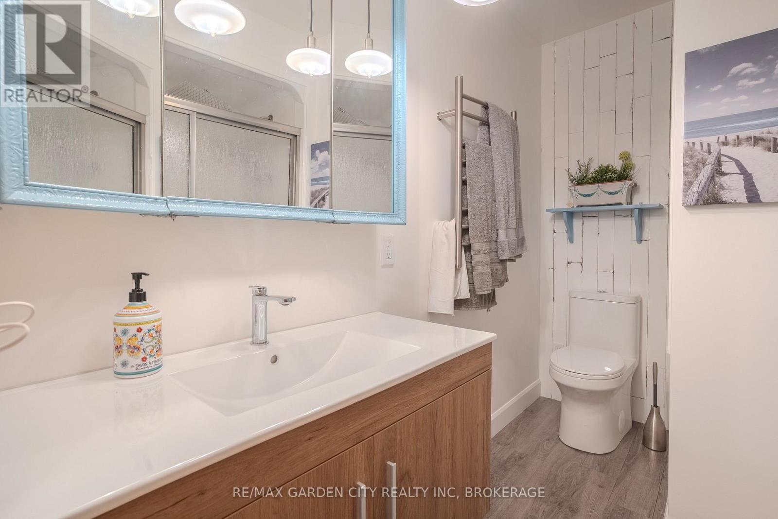 14 Edinburgh Drive, St. Catharines, Ontario  L2M 3H1 - Photo 9 - X12381012