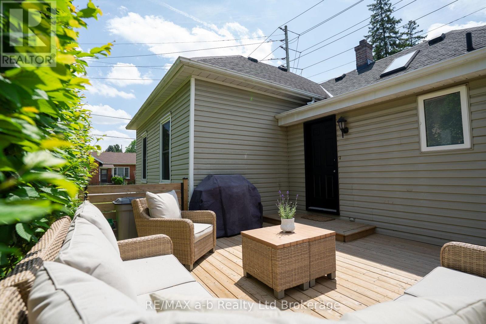 671 Henry Street, Woodstock, Ontario  N4S 1Y2 - Photo 12 - X12381080