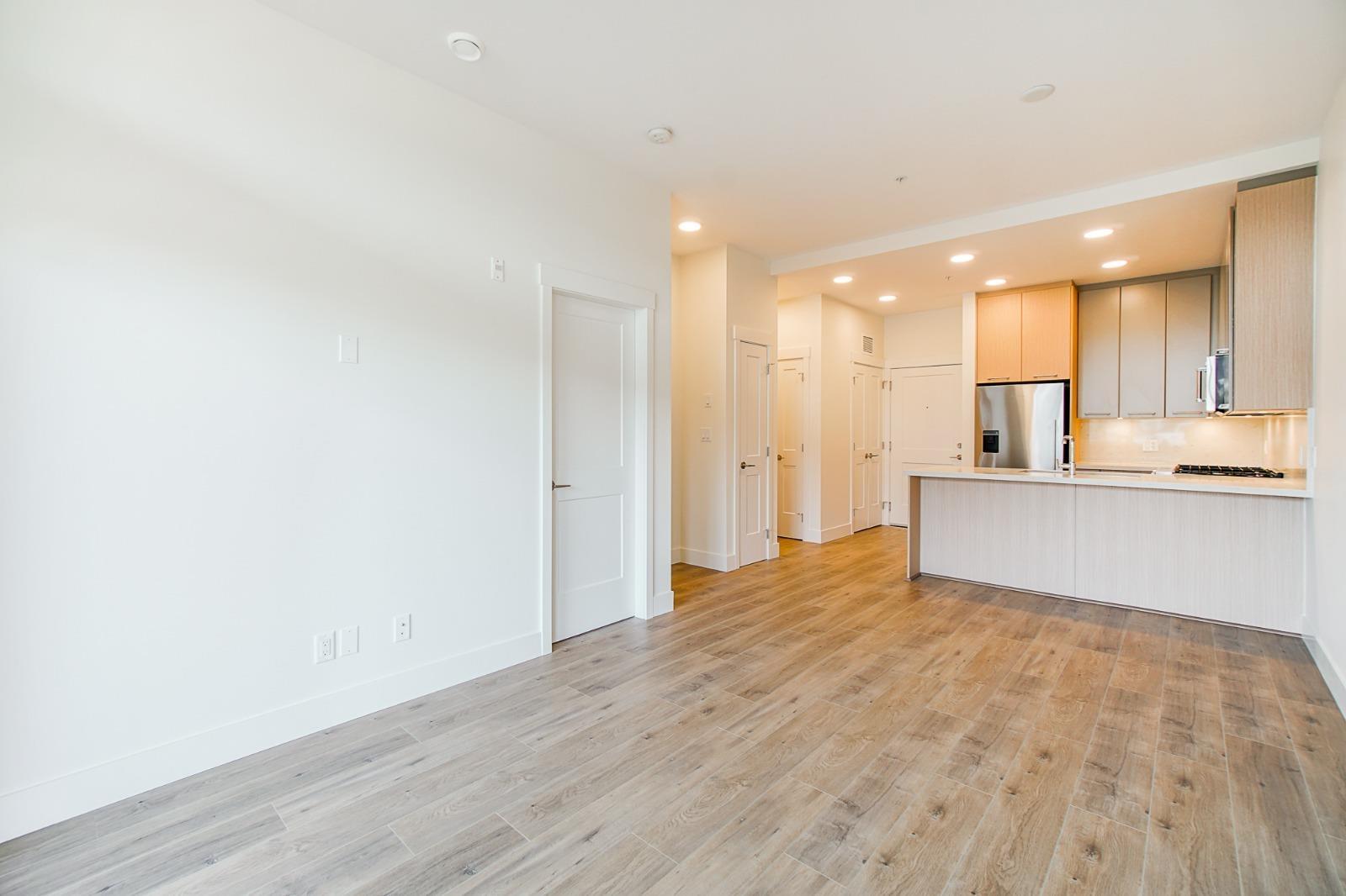 103 14022 North Bluff Road, Surrey, British Columbia  V4B 3C3 - Photo 3 - R3042987