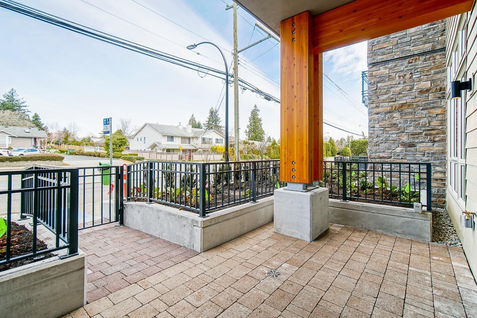 103 14022 North Bluff Road, Surrey, British Columbia  V4B 3C3 - Photo 2 - R3042987