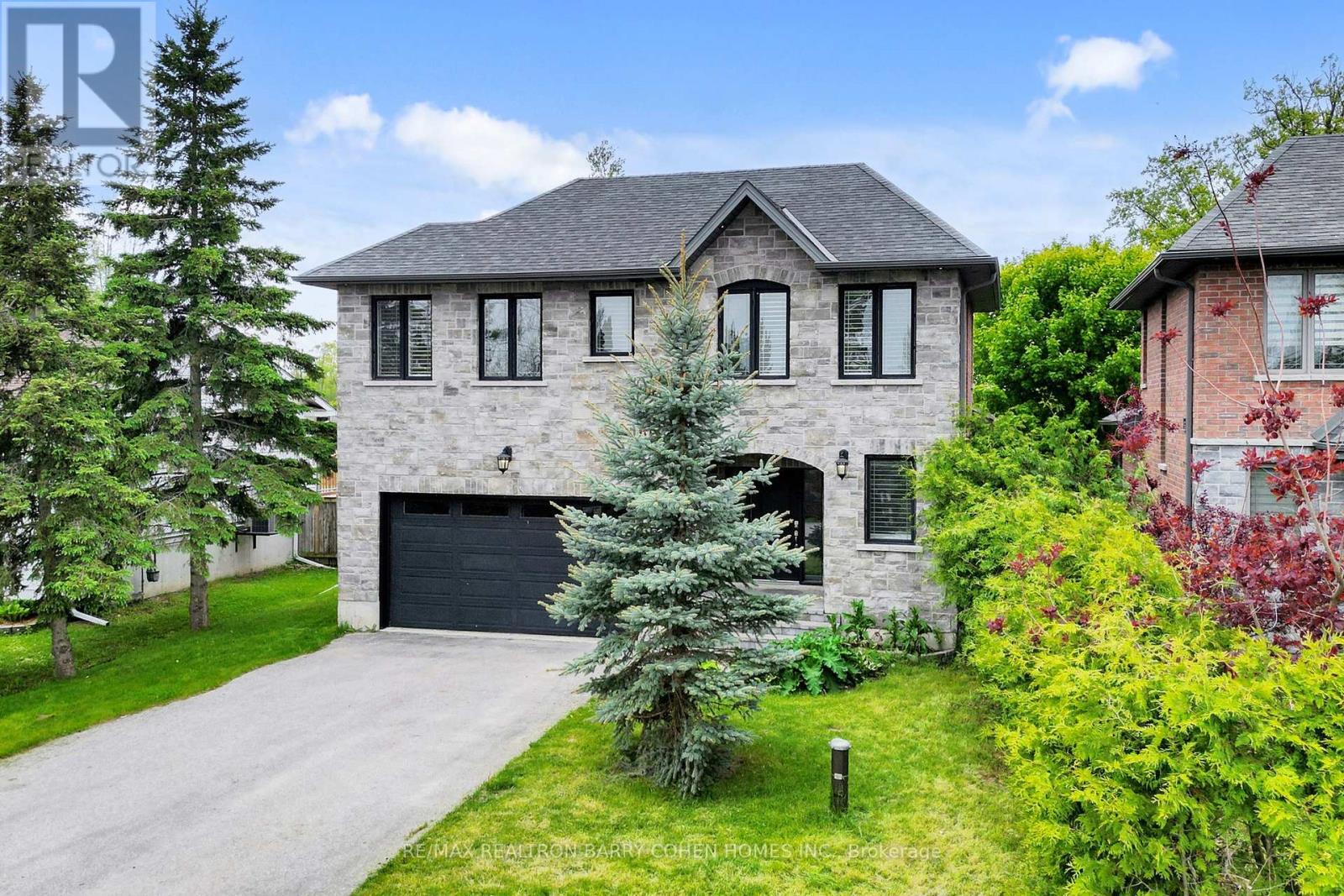 530 Duclos Point Road, Georgina, Ontario  L0E 1N0 - Photo 2 - N12380788