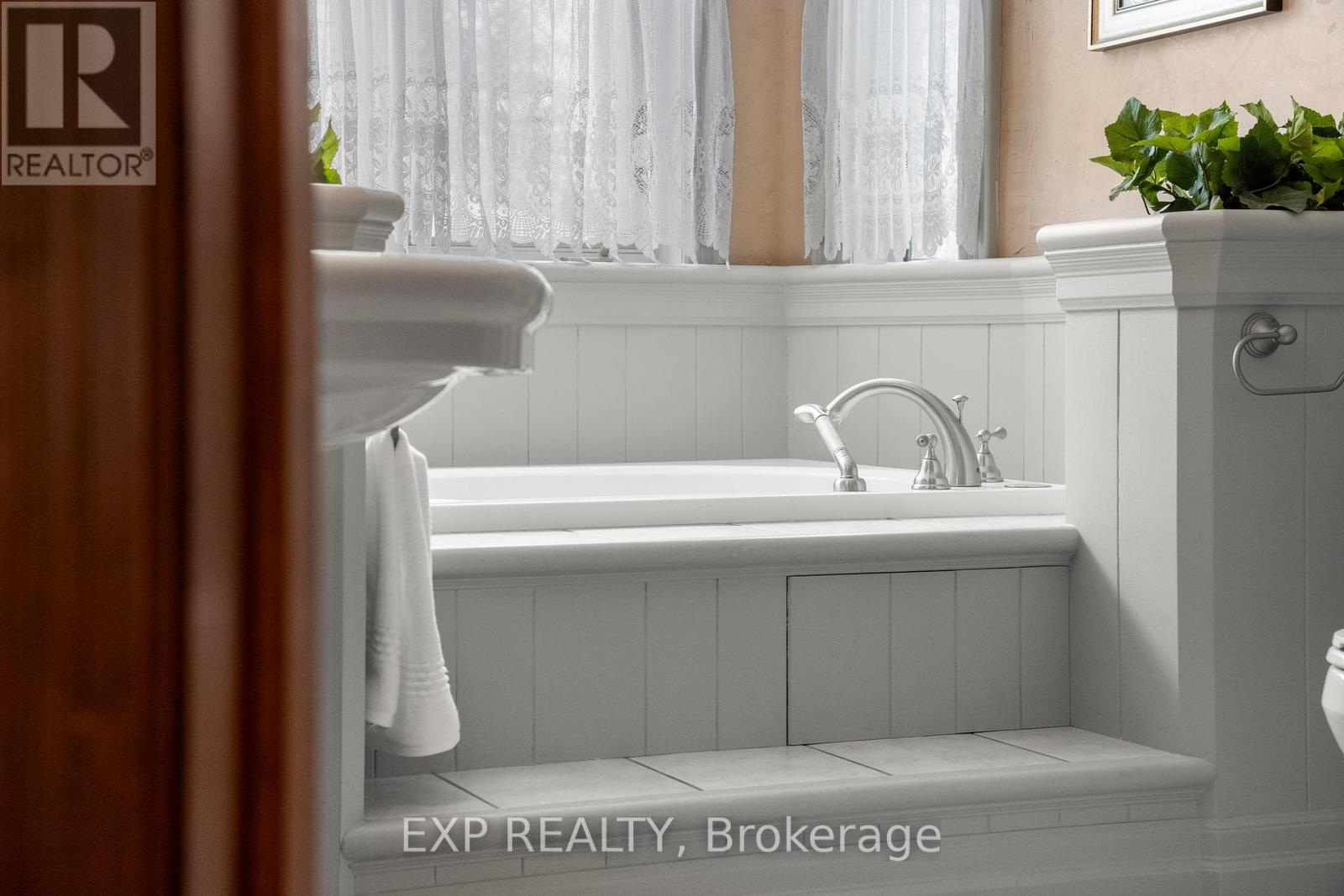 16171 7th Concession, King, Ontario  L7B 0E1 - Photo 37 - N12380824
