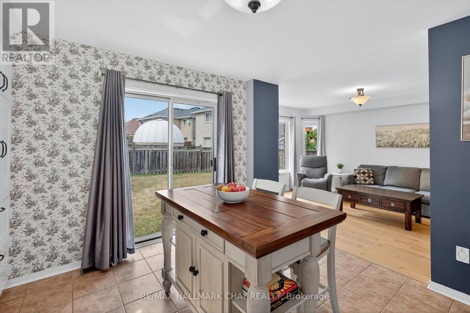 2017 Wilson Street, Innisfil, Ontario  L9S 4X9 - Photo 11 - N12380945