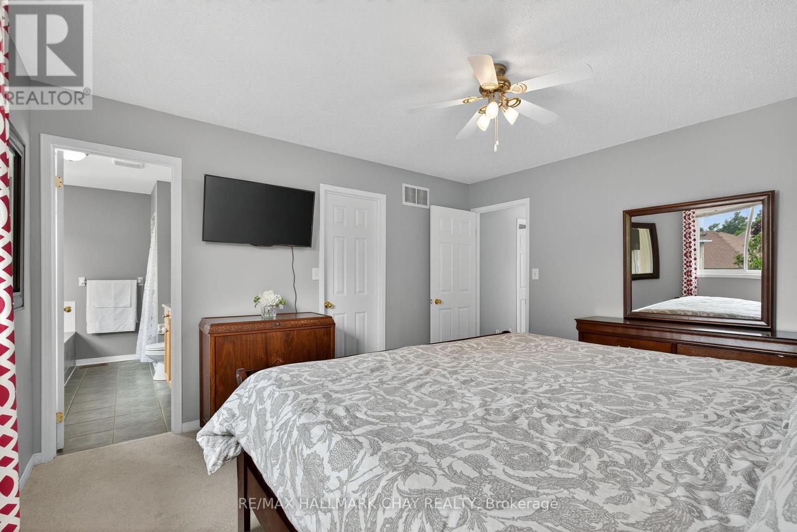 2017 Wilson Street, Innisfil, Ontario  L9S 4X9 - Photo 15 - N12380945