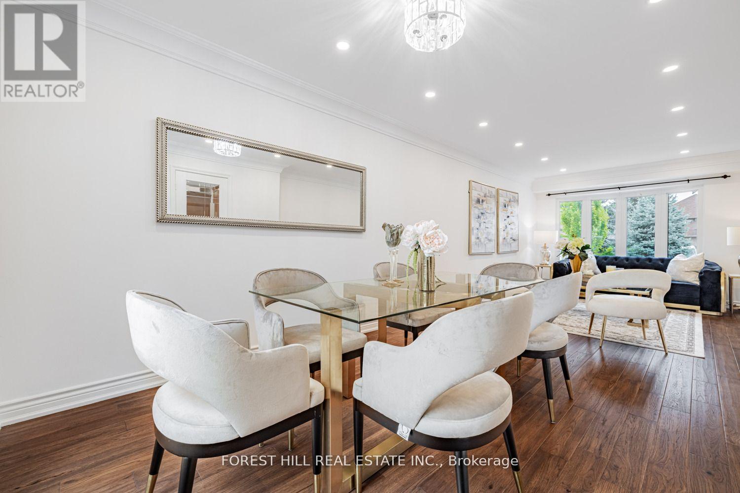 19 Eleanor Circle, Richmond Hill (South Richvale), Ontario  L4C 6K6 - Photo 10 - N12380955