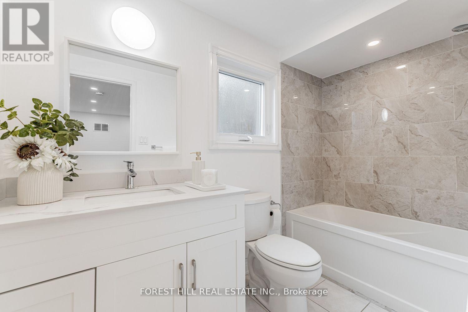 19 Eleanor Circle, Richmond Hill (South Richvale), Ontario  L4C 6K6 - Photo 22 - N12380955