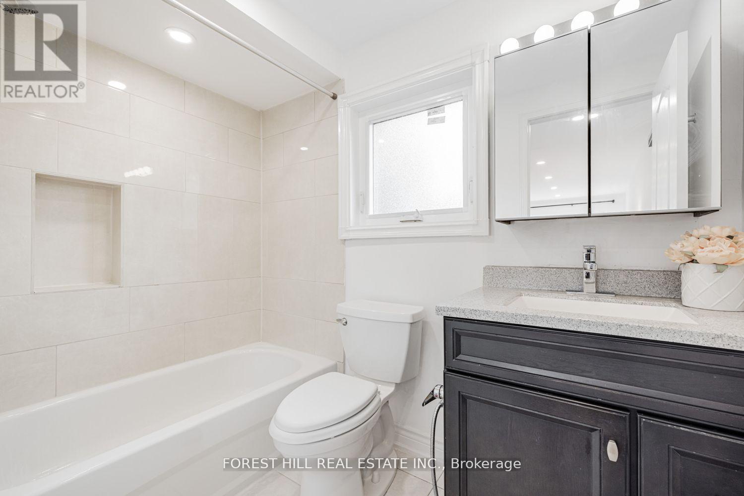 19 Eleanor Circle, Richmond Hill (South Richvale), Ontario  L4C 6K6 - Photo 26 - N12380955