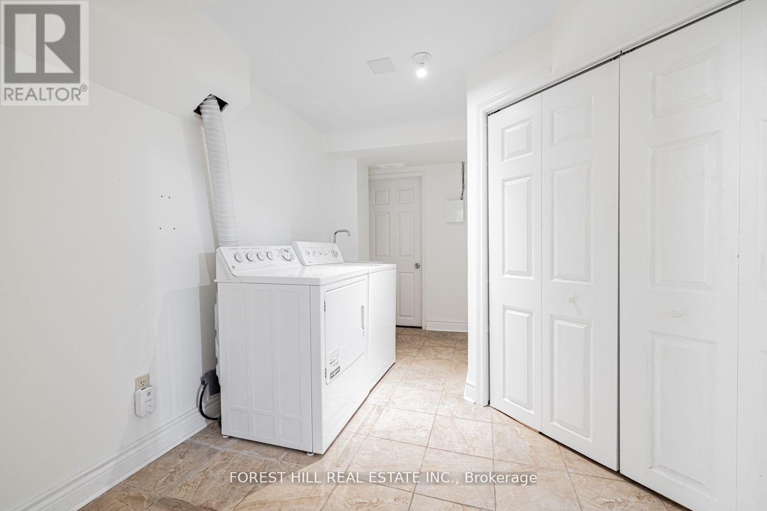 19 Eleanor Circle, Richmond Hill (South Richvale), Ontario  L4C 6K6 - Photo 32 - N12380955