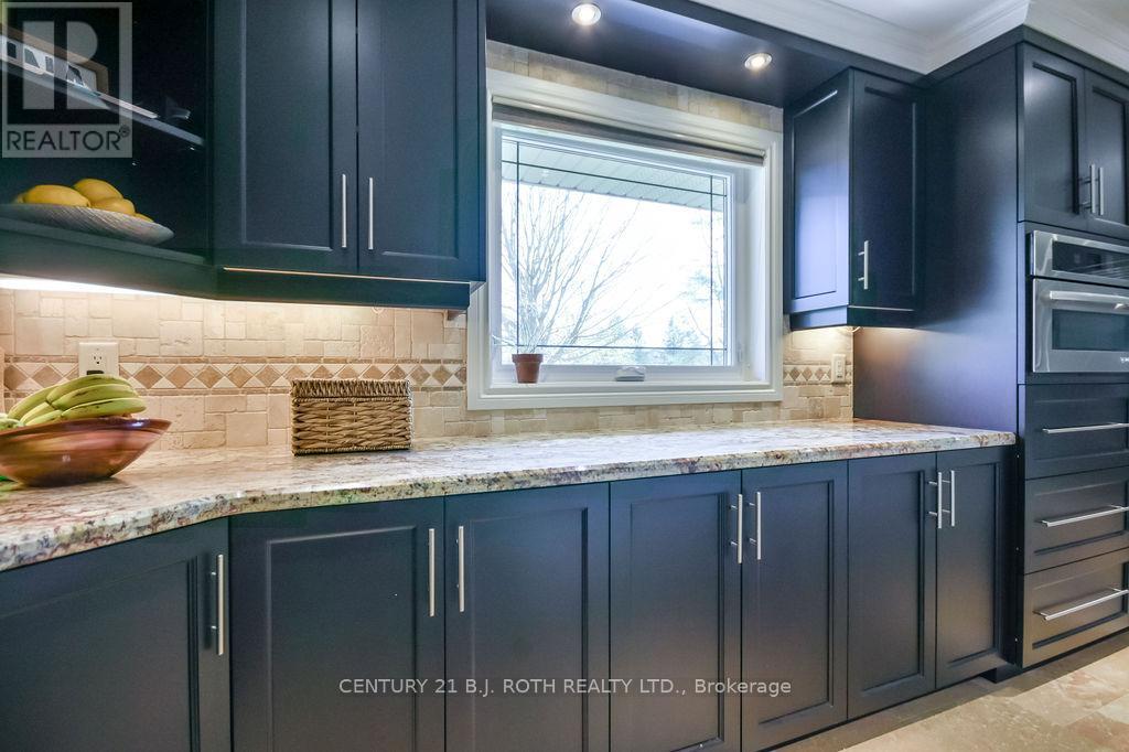 12 Noraline Avenue, Springwater, Ontario  L0L 1X1 - Photo 6 - S12380707