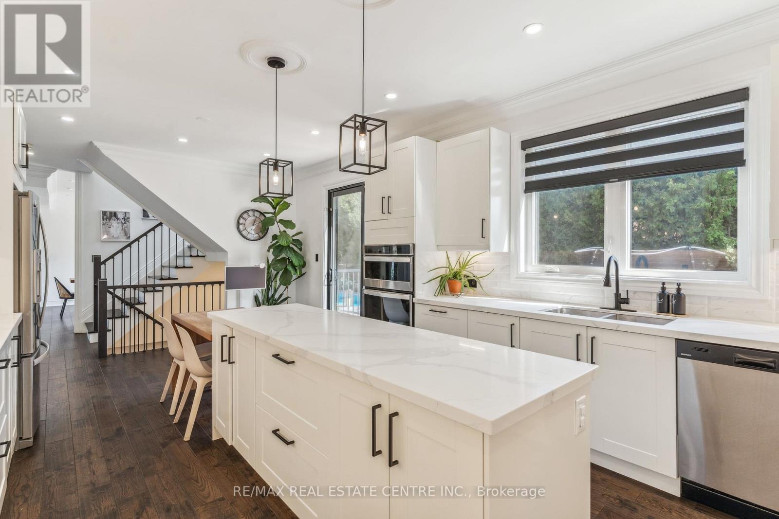 2032 Rebecca Street, Oakville (Br Bronte), Ontario  L6L 2A2 - Photo 14 - W12380710