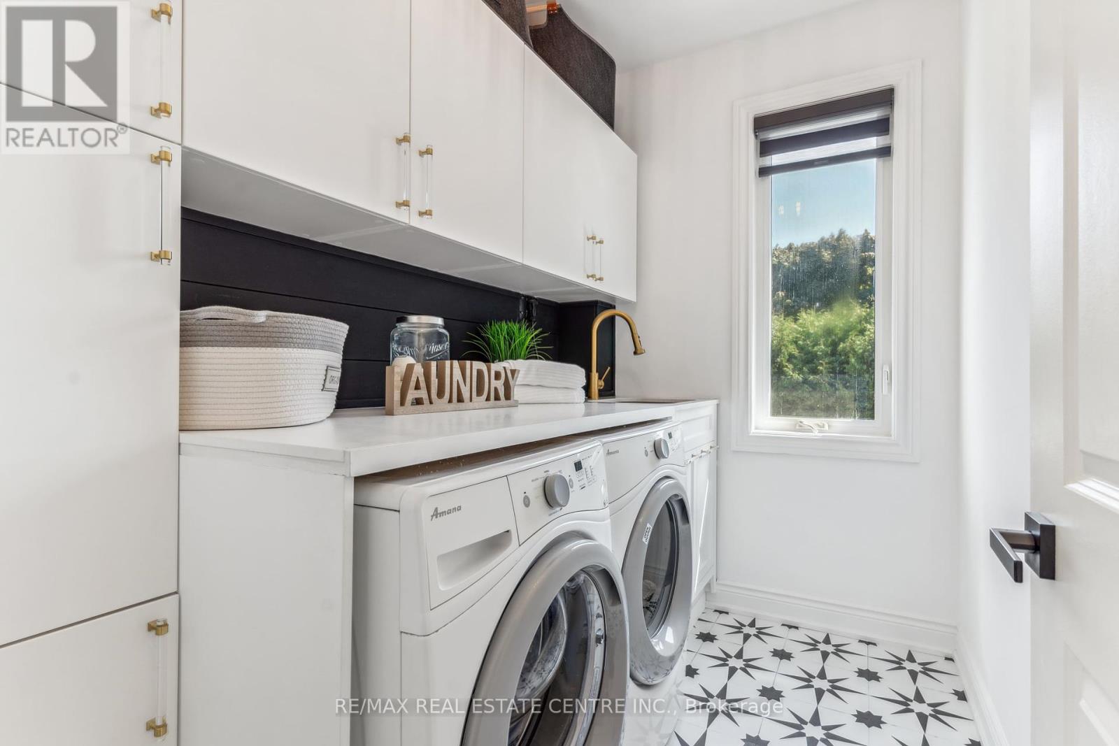 2032 Rebecca Street, Oakville (Br Bronte), Ontario  L6L 2A2 - Photo 32 - W12380710
