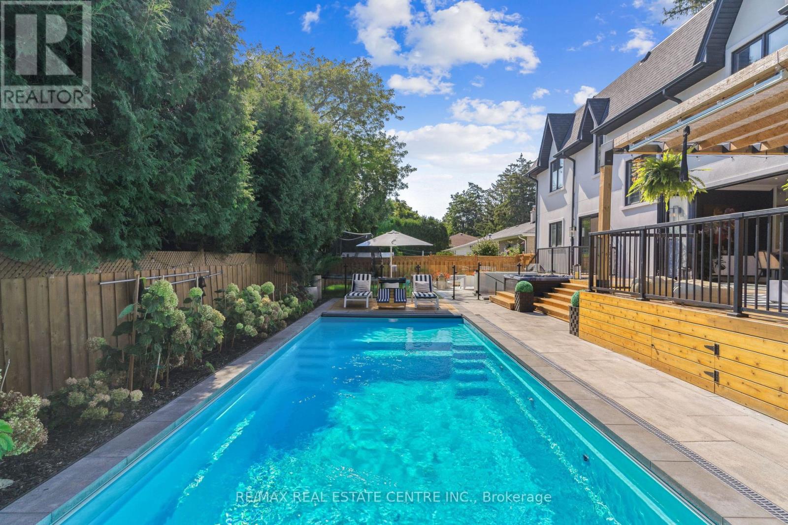 2032 Rebecca Street, Oakville (Br Bronte), Ontario  L6L 2A2 - Photo 41 - W12380710