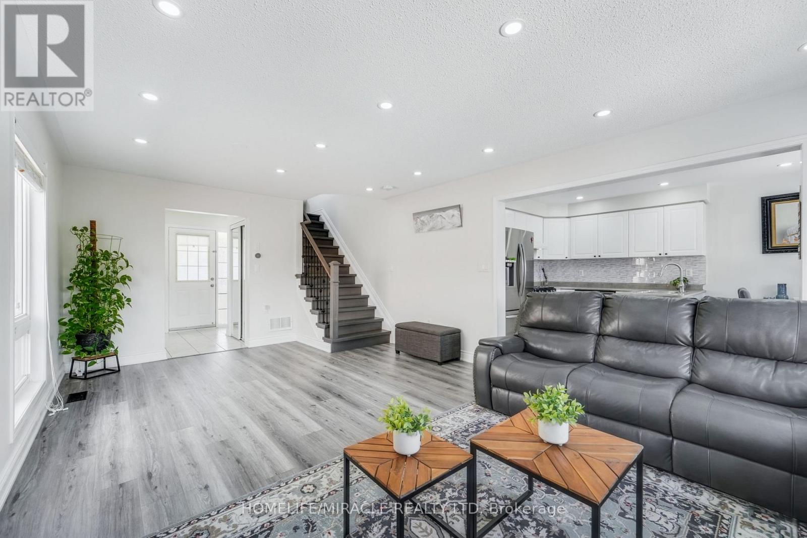 48 Jessop Drive, Brampton, Ontario  L7A 3M8 - Photo 13 - W12380746