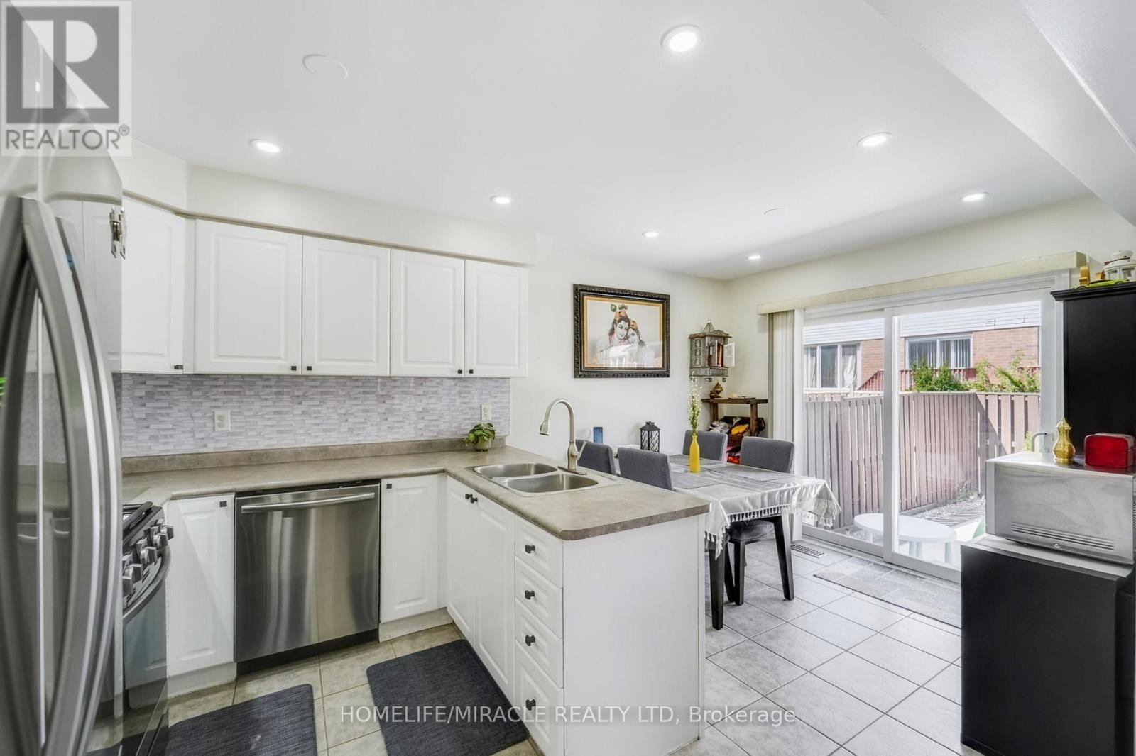 48 Jessop Drive, Brampton, Ontario  L7A 3M8 - Photo 15 - W12380746