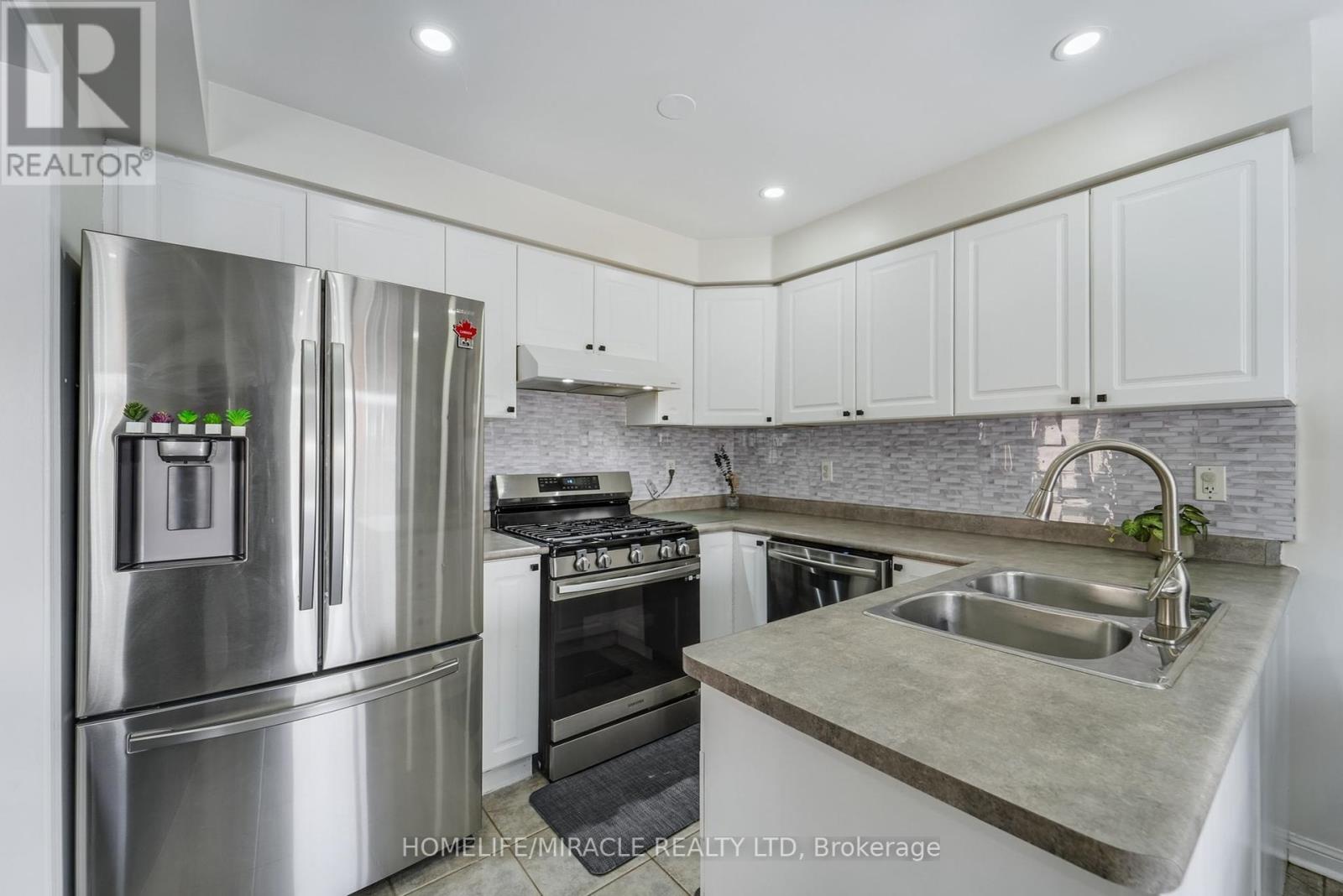48 Jessop Drive, Brampton, Ontario  L7A 3M8 - Photo 16 - W12380746