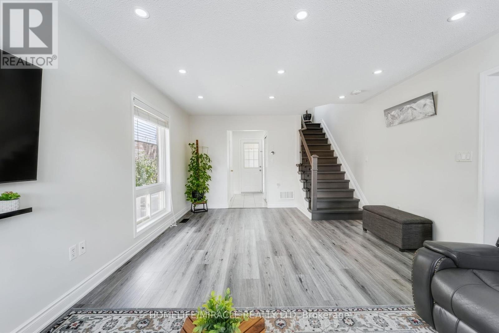 48 Jessop Drive, Brampton, Ontario  L7A 3M8 - Photo 20 - W12380746