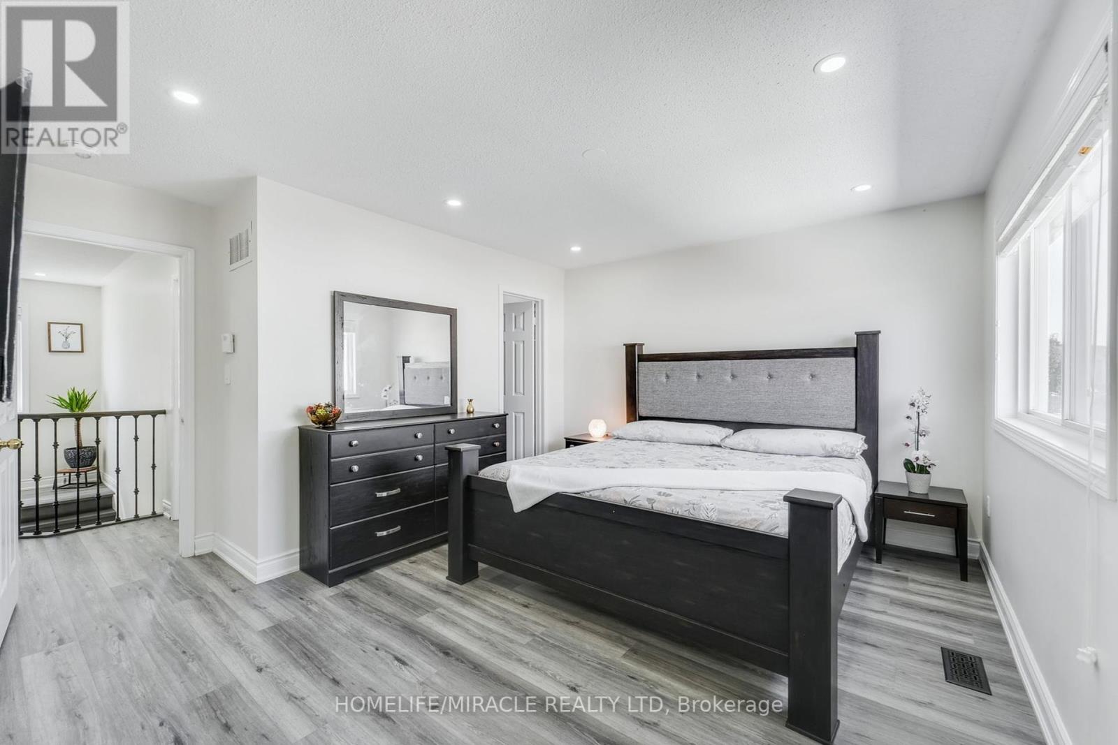 48 Jessop Drive, Brampton, Ontario  L7A 3M8 - Photo 24 - W12380746