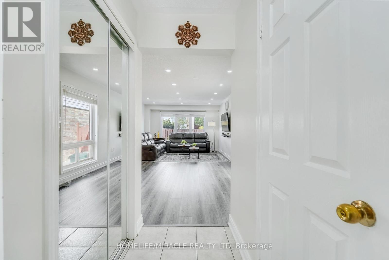 48 Jessop Drive, Brampton, Ontario  L7A 3M8 - Photo 8 - W12380746