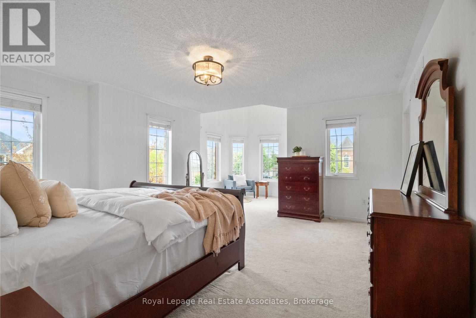 5554 Linwell Place, Mississauga (Churchill Meadows), Ontario  L5M 6L7 - Photo 18 - W12380769