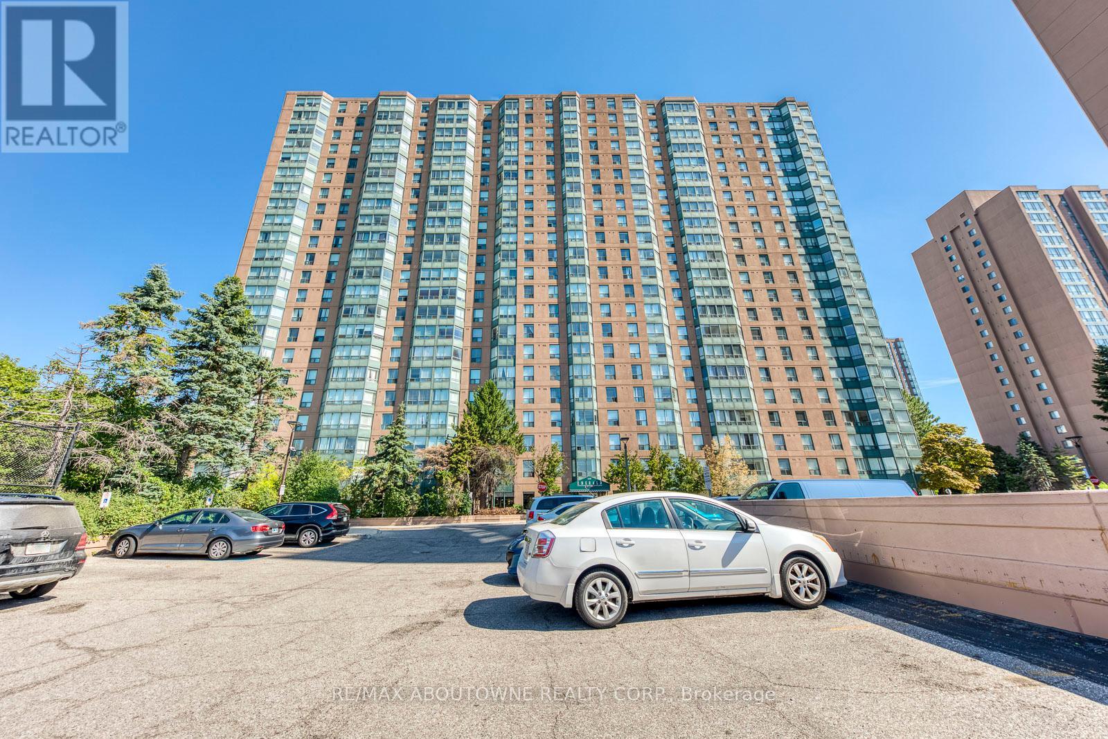1415 - 135 Hillcrest Avenue, Mississauga (Cooksville), Ontario  L5B 4B1 - Photo 1 - W12380775