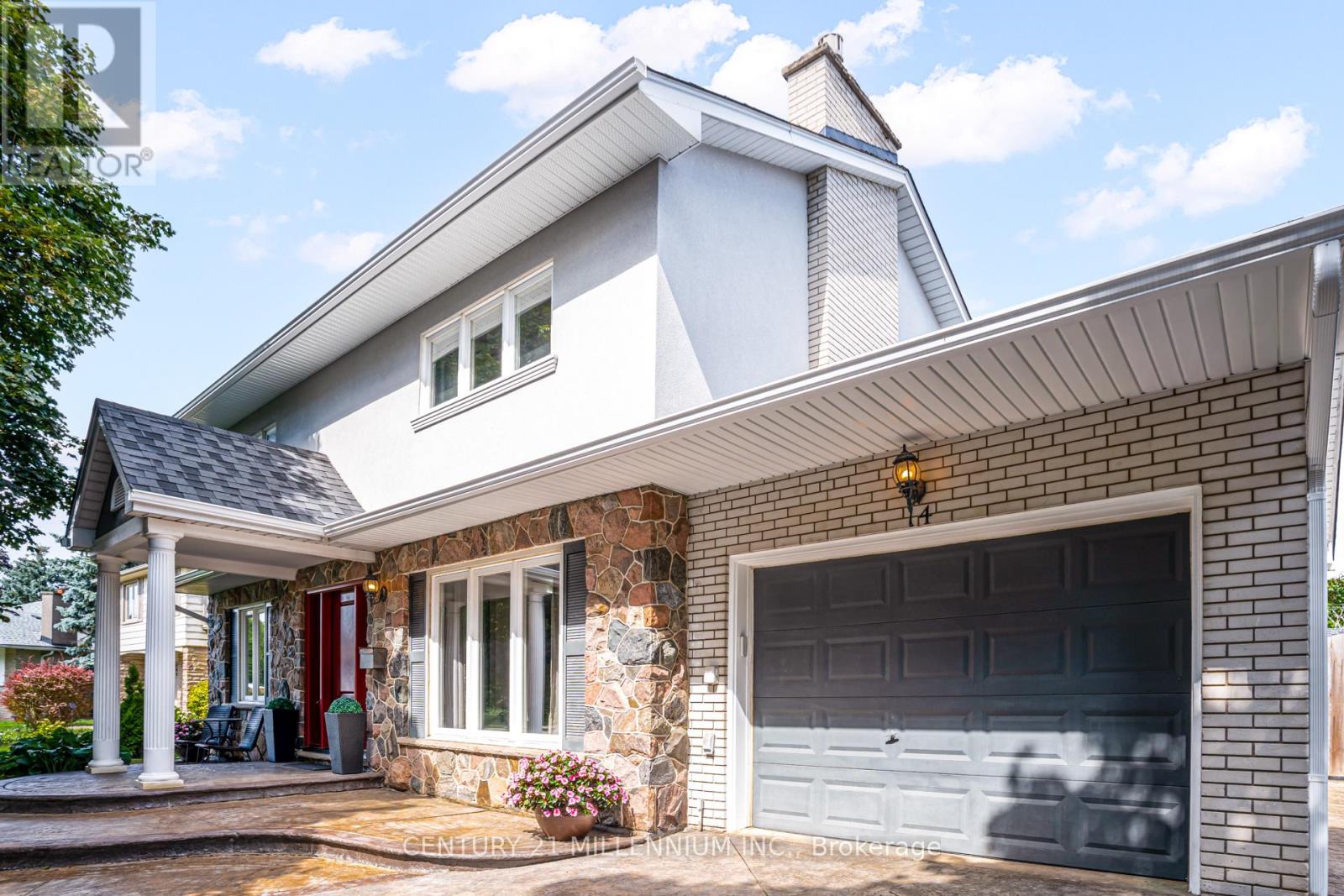 14 Greystone Crescent, Brampton, Ontario  L6Y 2B3 - Photo 2 - W12380778
