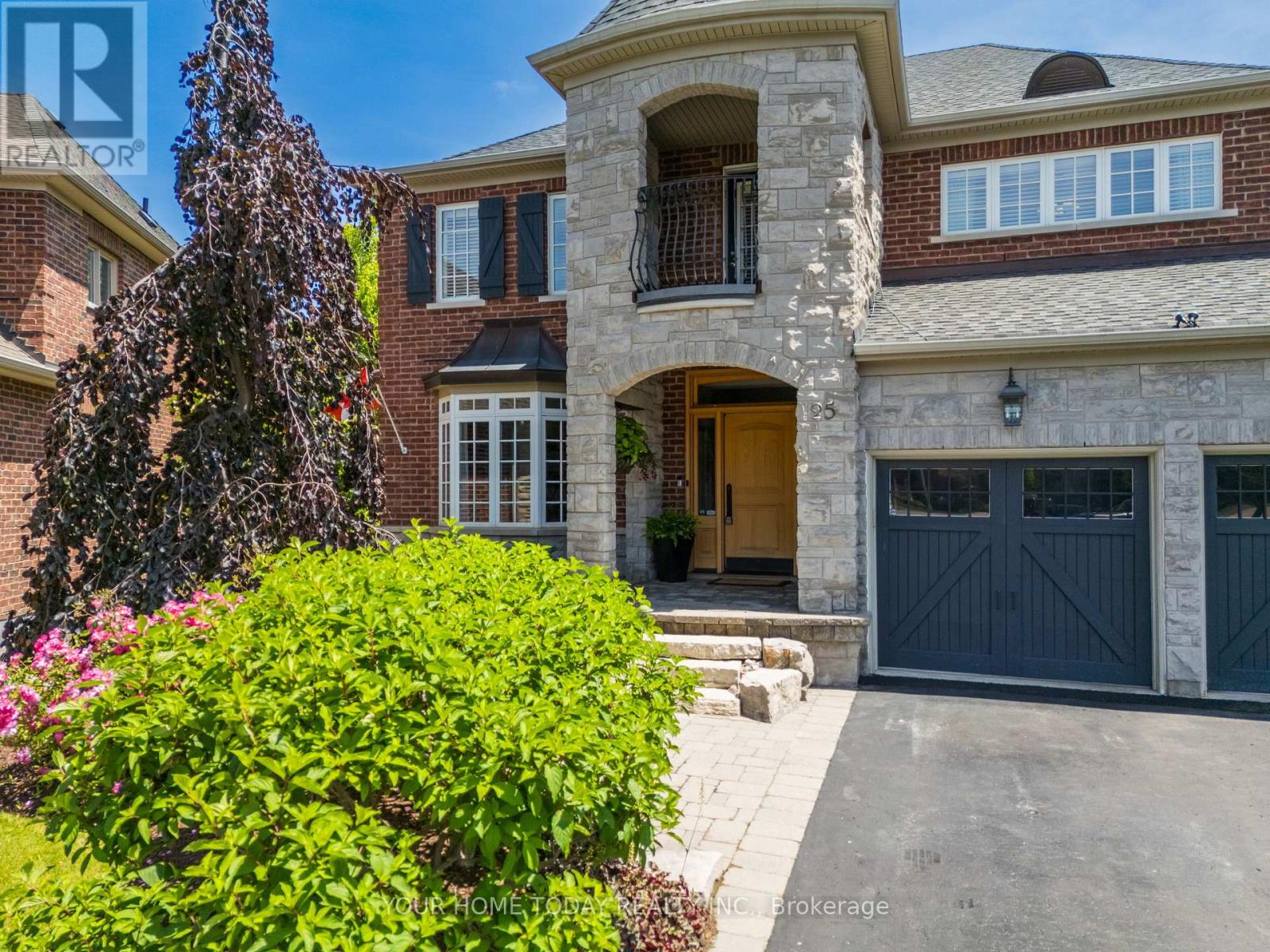 25 View Point Circle, Halton Hills (Georgetown), Ontario  L7G 6P2 - Photo 3 - W12380810