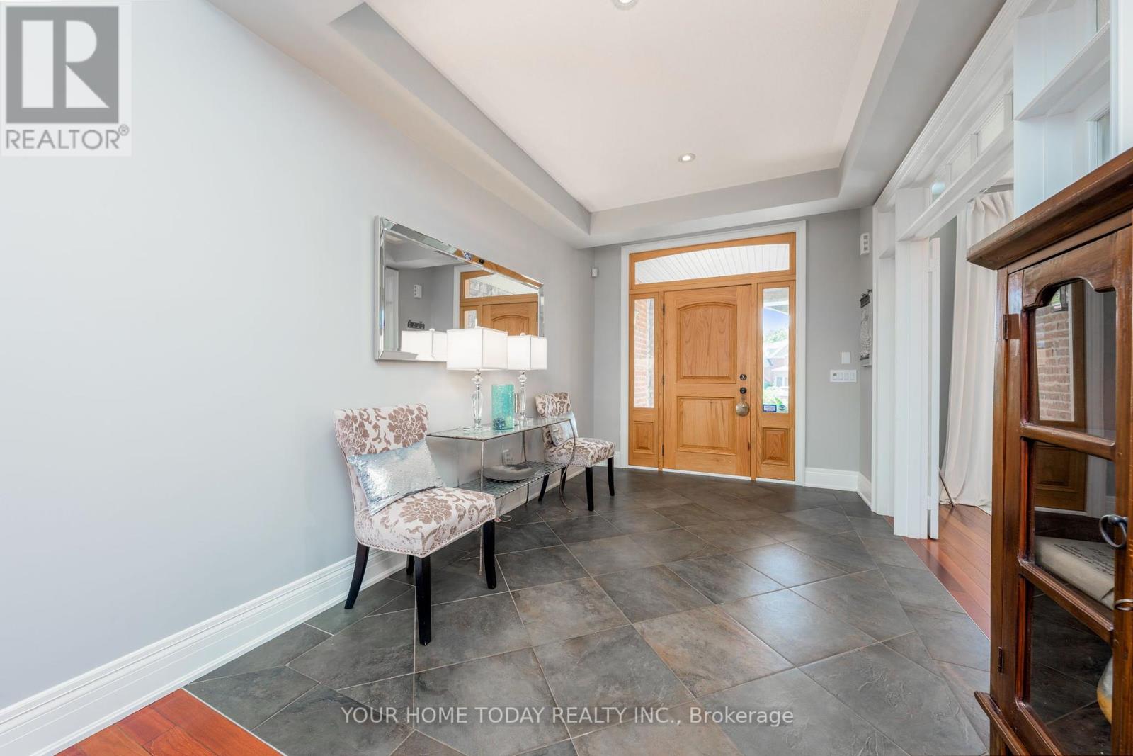25 View Point Circle, Halton Hills (Georgetown), Ontario  L7G 6P2 - Photo 4 - W12380810