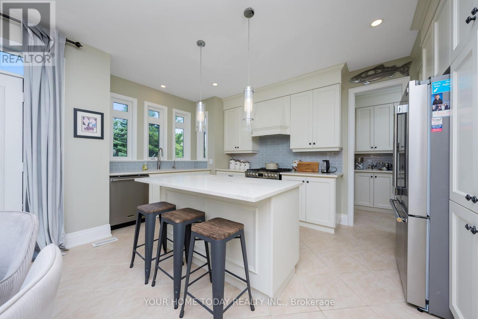 25 View Point Circle, Halton Hills (Georgetown), Ontario  L7G 6P2 - Photo 8 - W12380810