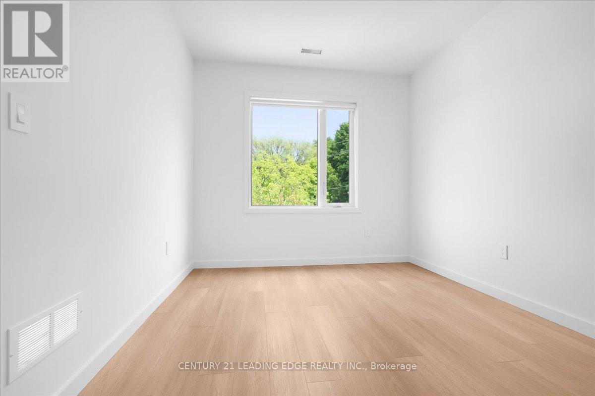 3 - 10 Summit Avenue, Toronto, Ontario  M6E 1X4 - Photo 12 - W12380821