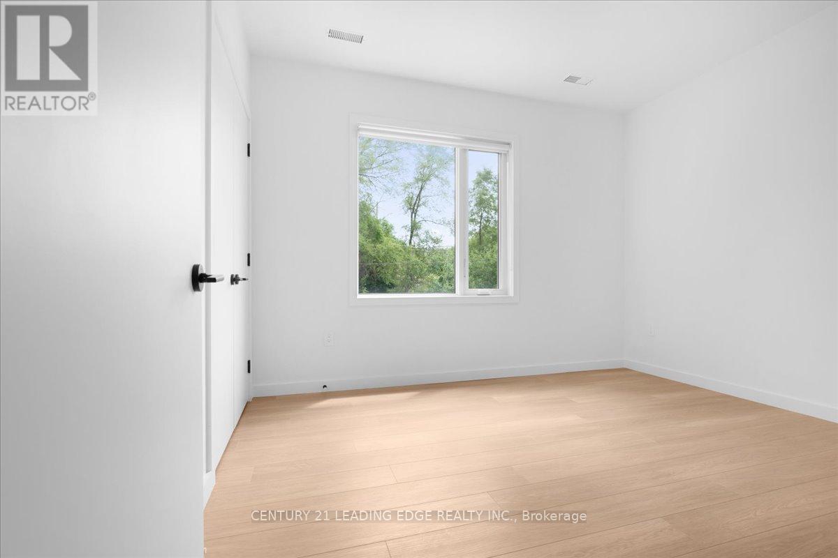 3 - 10 Summit Avenue, Toronto, Ontario  M6E 1X4 - Photo 16 - W12380821